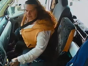 英勇夺枪英雄悉尼海滩受创，紧急手术救治中